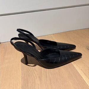Black Slingback kitten Heels